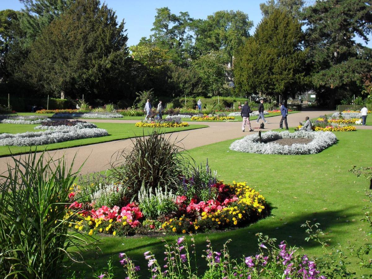 Bury St. Edmunds St Mary'S Bed & Breakfast מראה חיצוני תמונה
